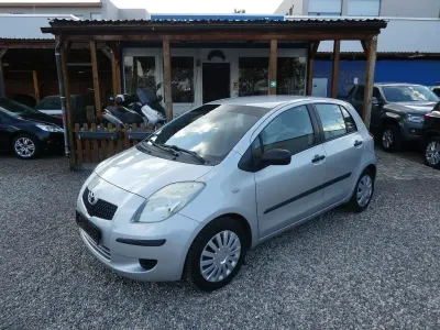 Gebraucht Toyota Yaris Luna 87 PS (63 kW) 2008 Silber Kleinwagen
