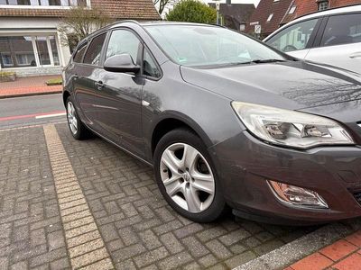 Gebraucht Opel Astra Design Edition 110 PS (80 kW) 2011 Grau Kombi