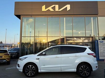 Weiß Gebraucht 2018 Ford Kuga ST-Line SUV | 17.790 € (Fairer Preis)