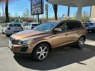 Second-hand Volvo XC60 Kinetic 163 CP (119 kW) 2012 Maro SUV