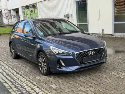 Gebraucht Hyundai i30 Premium 110 PS (80 kW) 2017 Limousine