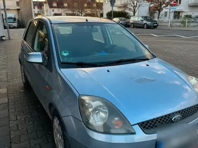 Gebraucht Ford Fiesta 74 PS (54 kW) 2006 Grau Kleinwagen