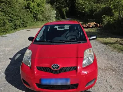 Gebraucht Toyota Yaris 72 PS (52 kW) 2010 Rot Kleinwagen
