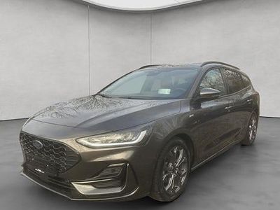 Grau Gebraucht 2024 Ford Focus ST-Line Kombi | 22.990 € (Guter Preis)
