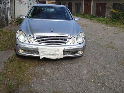 Mercedes E320
