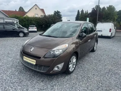 Gebraucht Renault Scénic III Luxe 131 PS (96 kW) 2011 Braun Van / Kleinbus