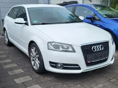Gebraucht Audi A3 Ambition 125 PS (91 kW) 2012 Weiß Kleinwagen