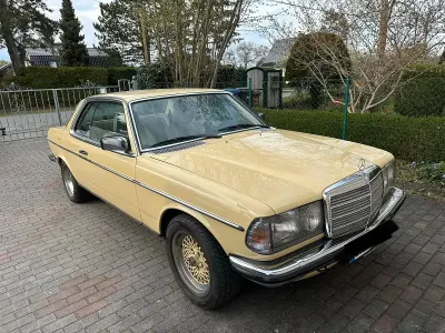 Gebraucht Mercedes 230 109 PS (80 kW) 1978 Beige Coupé