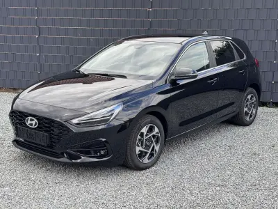 Neu Hyundai i30 140 PS (102 kW) 2025 Abyss black pearl Limousine