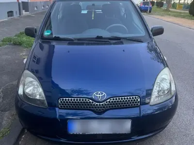 Usata Toyota Yaris 85 CV (62 kW) 2002 Blu Utilitaria