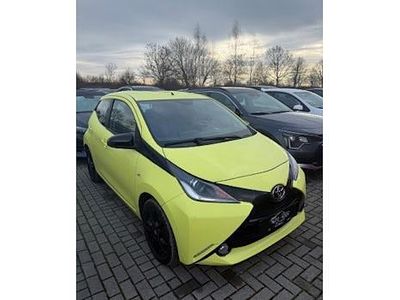 Gebraucht Toyota Aygo X-cite 69 PS (50 kW) 2016 Gelb Kleinwagen