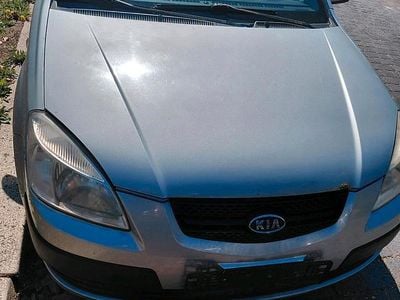 Second-hand Kia Rio 115 CP (84 kW) 2006 Argintiu Hatchback