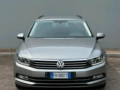 Gebraucht VW Passat 150 PS (110 kW) 2017 Silber Kombi