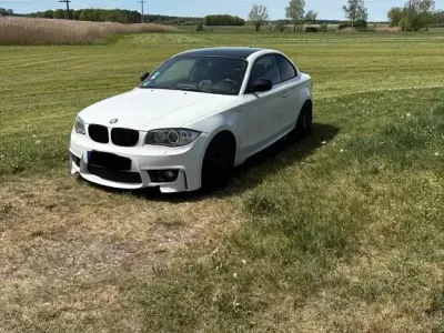 Gebraucht BMW 123 Performance 204 PS (150 kW) 2010 Weiß Kleinwagen