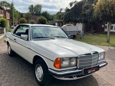 Gebraucht Mercedes 230 136 PS (100 kW) 1980 Weiß Coupé