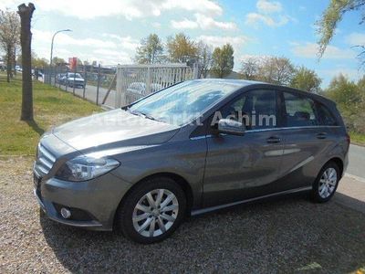 Usata Mercedes B180 109 CV (80 kW) 2014 Grigio Monovolume