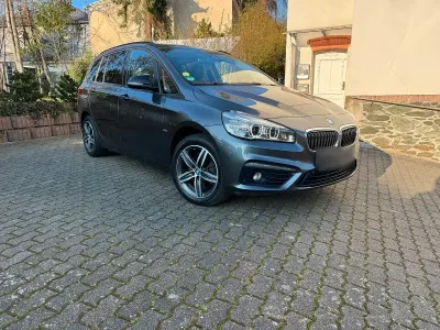 Gebraucht BMW 218 2016 Grau Kombi