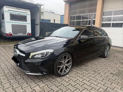 Gebraucht Mercedes CLA180 Shooting Brake 122 PS (89 kW) 2017 Schwarz Kombi