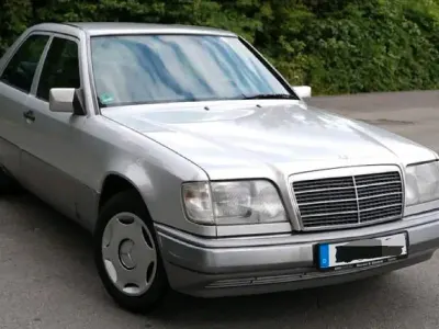Gebraucht Mercedes E280 193 PS (141 kW) 1994 Silber Limousine