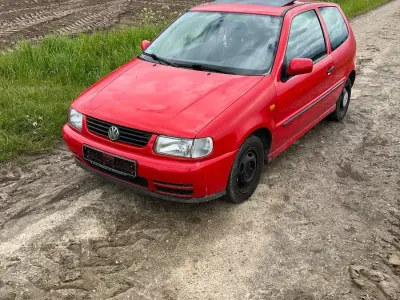 Gebraucht VW Polo 60 PS (44 kW) 1996 Rot Kleinwagen