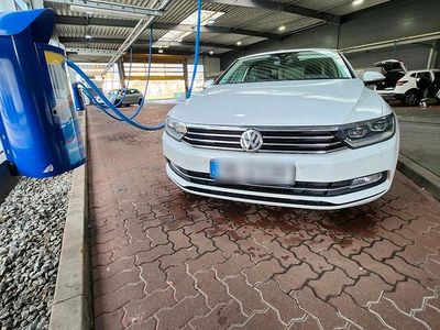 Weiß Gebraucht 2016 VW Passat Highline Limousine | 9.999 € (Fairer Preis)