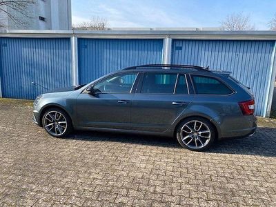 Grau Gebraucht 2017 Skoda Octavia RS Kombi | 20.850 € (Etwas zu teuer)