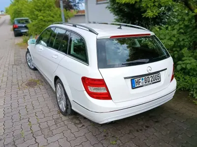 Gebraucht Mercedes C200 Avantgarde 136 PS (100 kW) 2012 Weiß Limousine