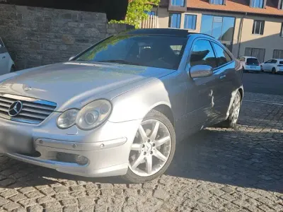 Używany Mercedes C320 Sportline 218 KM (160 kW) 2003 Srebrny Sedan/Limuzyna