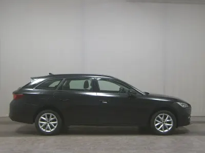 Używany Seat Leon Style 150 KM (110 kW) 2021 Czarny Kombi