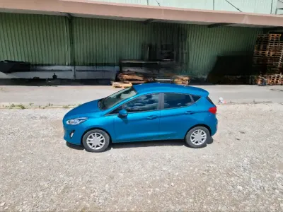 Gebraucht Ford Fiesta 101 PS (74 kW) 2018 Blau Kleinwagen
