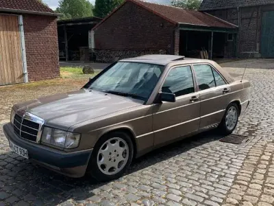 Gebraucht Mercedes 190 109 PS (80 kW) 1992 Braun Limousine