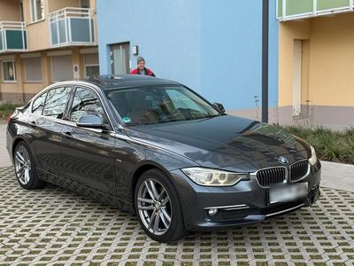 Grau Gebraucht 2012 BMW 320 Luxury Line Limousine | 8.900 € (Superpreis)