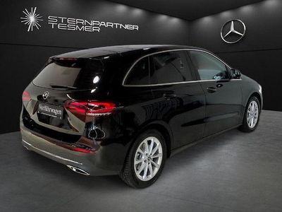 Schwarz Gebraucht 2022 Mercedes B200 Van / Kleinbus | 28.900 € (Fairer Preis)