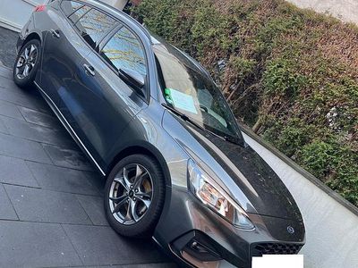 Gebraucht Ford Focus 2021 Grau Kombi