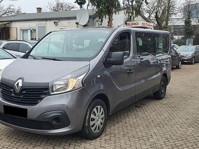 Grau Gebraucht 2018 Renault Trafic Expression Van / Kleinbus | 8.700 € (Guter Preis)