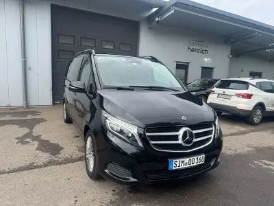 Używany Mercedes V220 Edition 163 KM (119 kW) 2018 Czarny Minivan