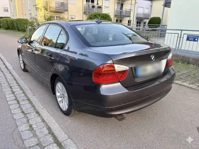 Gebraucht BMW 320 163 PS (119 kW) 2005 Grau Limousine