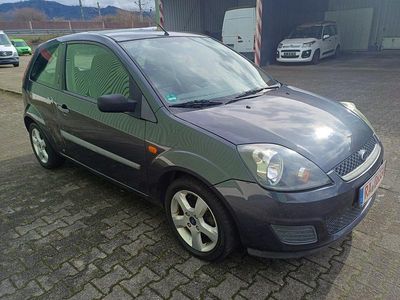 Gebraucht Ford Fiesta 70 PS (51 kW) 2006 Grau Kleinwagen