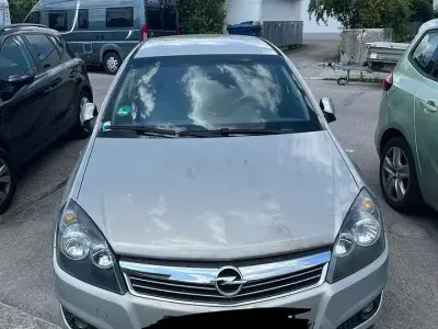 Gebraucht Opel Astra Selection 116 PS (85 kW) 2011 Grau Kombi