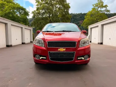 Gebraucht Chevrolet Aveo 100 PS (73 kW) 2009 Rot Kleinwagen