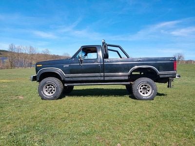 Usata Ford V8 175 CV (128 kW) 1984 Nero SUV