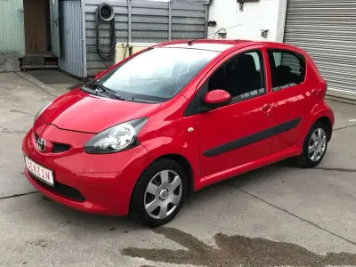 Second-hand Toyota Aygo City 68 CP (50 kW) 2007 Roșu Hatchback