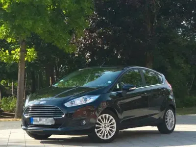 Gebraucht Ford Fiesta Titanium 101 PS (74 kW) 2015 Schwarz Kleinwagen