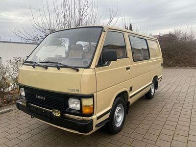 Beige Gebraucht 1986 Toyota HiAce Kombi | 17.900 €