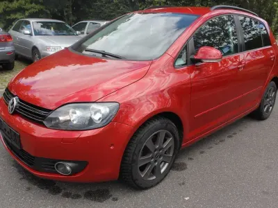 Gebraucht VW Golf Plus Cross 105 PS (77 kW) 2011 Rot Van / Kleinbus
