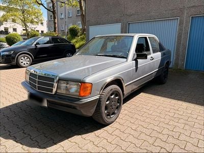 Usata Mercedes 190 116 CV (85 kW) 1988 Grigio Berlina