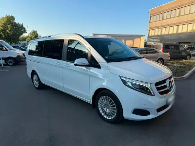 Gebraucht Mercedes V220 Avantgarde 163 PS (119 kW) 2016 Weiß Van / Kleinbus
