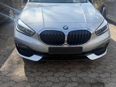 Gebraucht BMW 118 Comfort Edition 140 PS (102 kW) 2020 Silber Kleinwagen