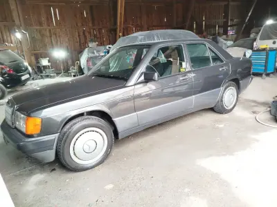 Gebraucht Mercedes 190 122 PS (89 kW) 1992 Schwarz Limousine