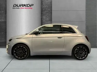 Gebraucht Fiat 500e 86 kW (118 PS) 2023 Himmel blau Kleinwagen